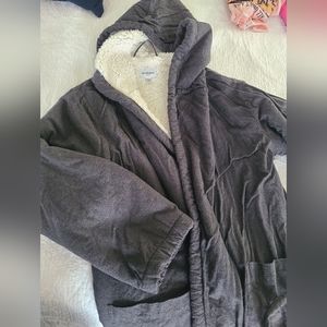 Goodfellow L/XL sherpa style lined, hooded robe